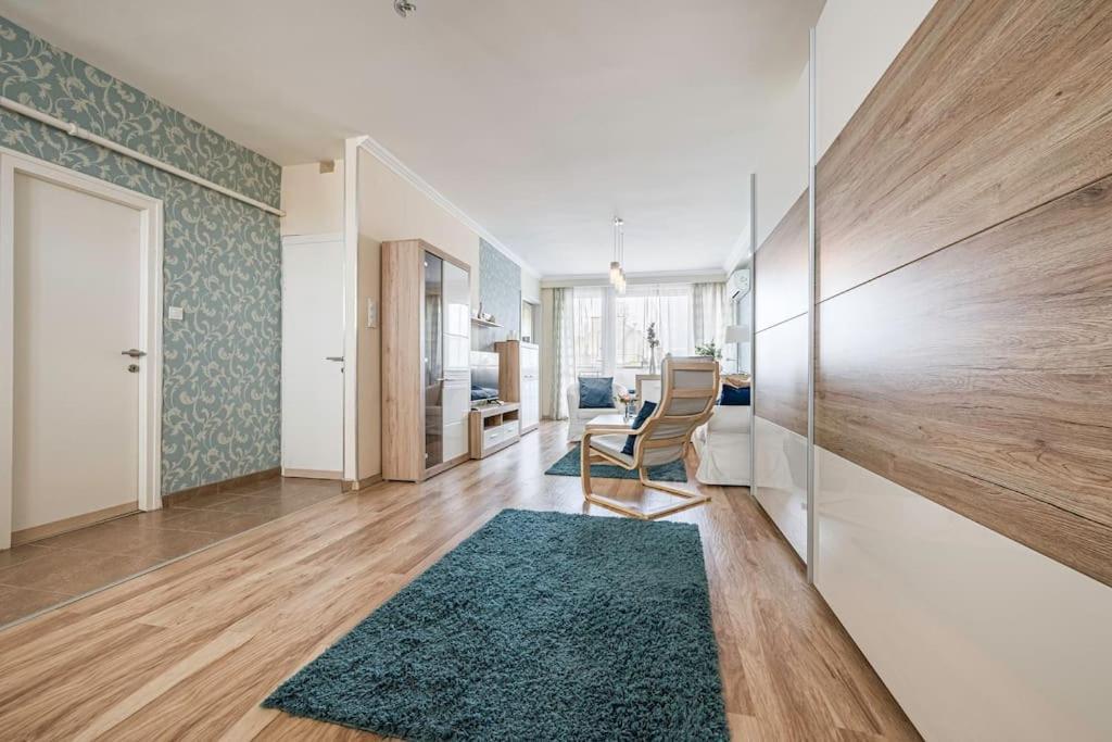 Liszt Ferenc Square Panorama Apt Budapest Esterno foto